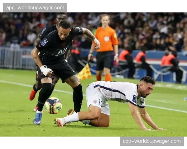 战报:布雷斯特0-0闷平克莱蒙,比赛沉闷,两队转换进攻均缺乏威胁。 战报:布雷斯特0-0闷平克莱蒙,比赛沉闷,两队转换进攻均缺乏威胁。