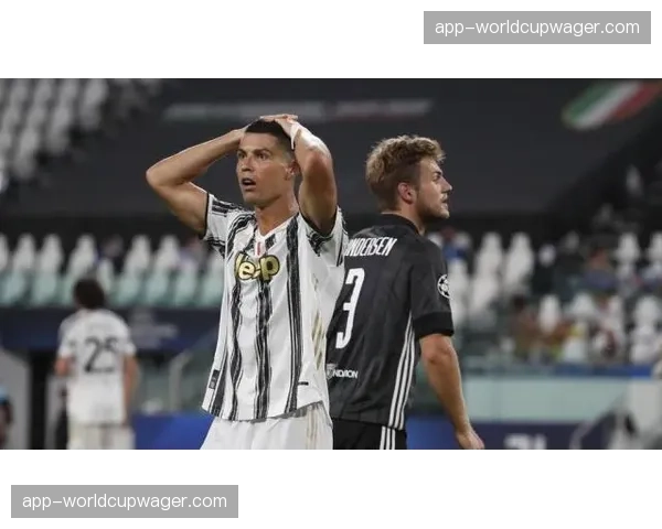 社论:当“控制”遇见“转换”,欧冠战术哲学的又一次十字路口 社论:当“控制”遇见“转换”,欧冠战术哲学的又一次十字路口