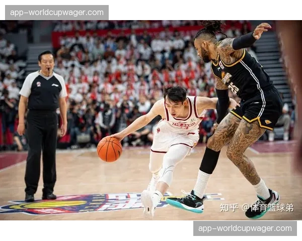 新疆男篮100-92力克浙江稠州，将半决赛总比分扳为1-1