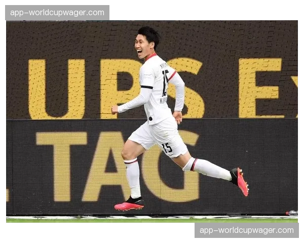 布莱顿官方与三笘薰续约至2029年,粉碎夏季离队传言