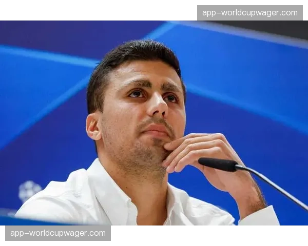 欧足联公布本周欧冠最佳球员候选:罗德里、贝林厄姆、劳塔罗、萨卡 欧足联公布本周欧冠最佳球员候选:罗德里、贝林厄姆、劳塔罗、萨卡